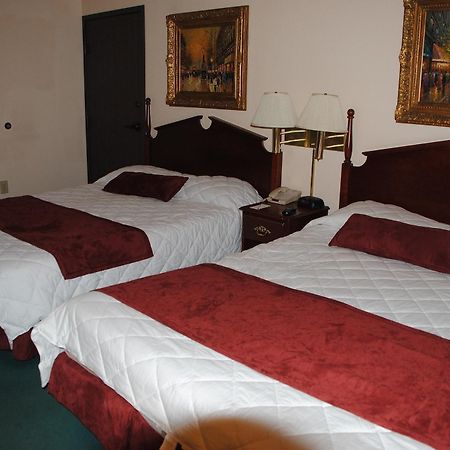 Super 8 By Wyndham Madison In Hotel Luaran gambar