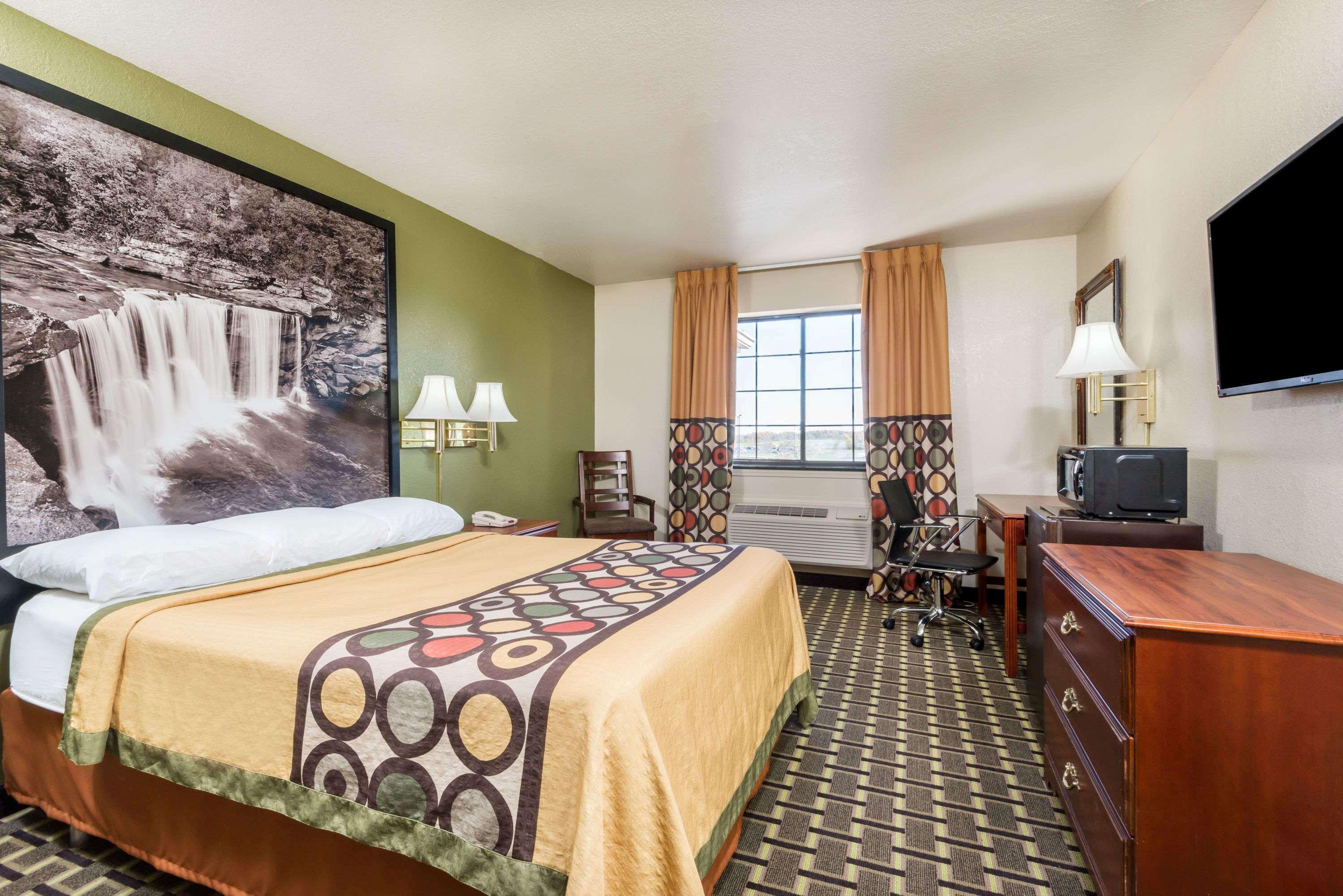 Super 8 By Wyndham Madison In Hotel Luaran gambar
